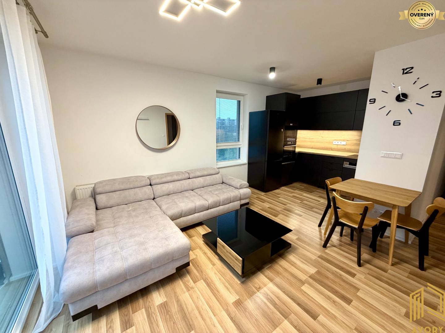 kuchyňa s obývačkou