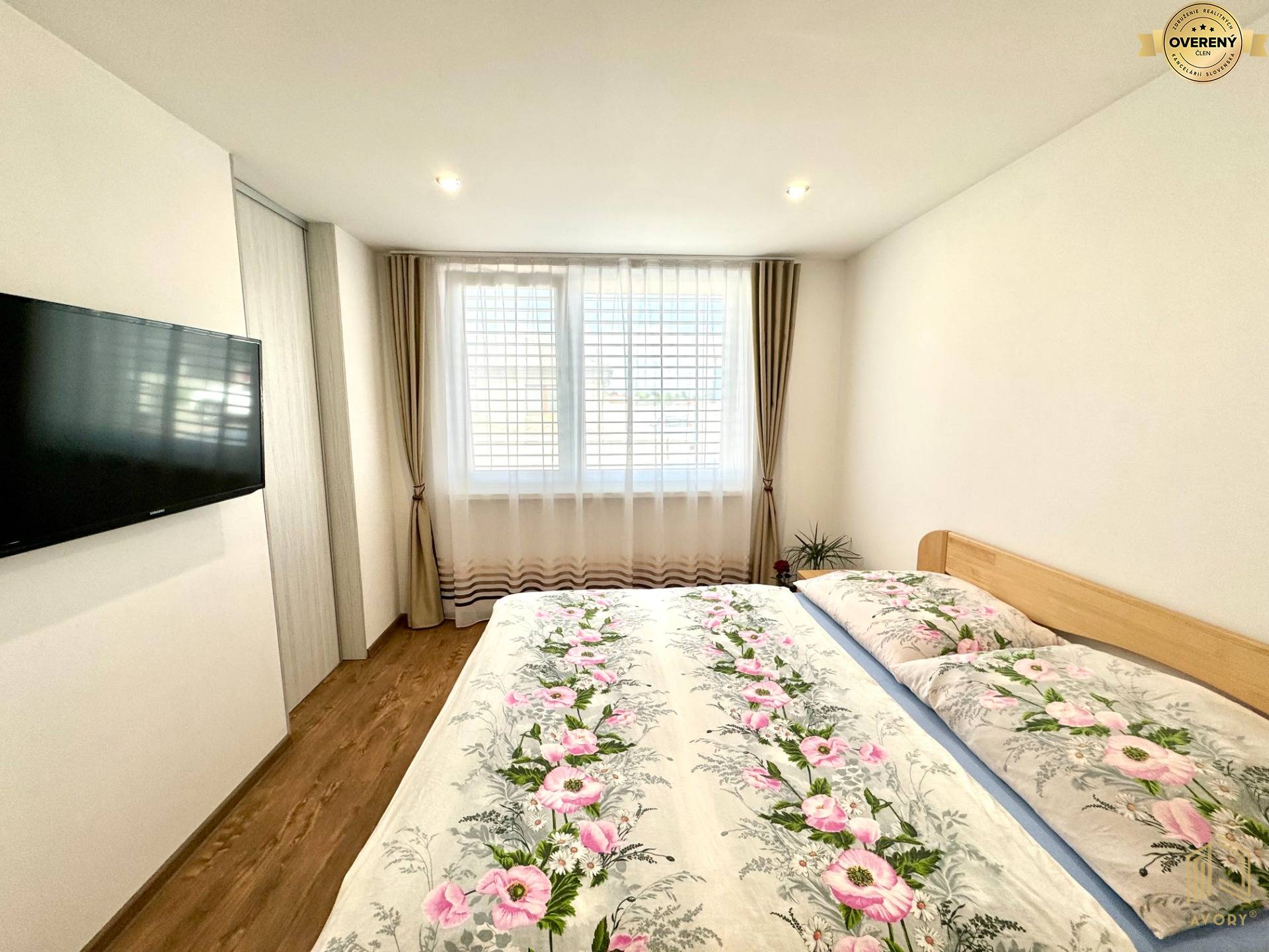 spálňa so šatníkom