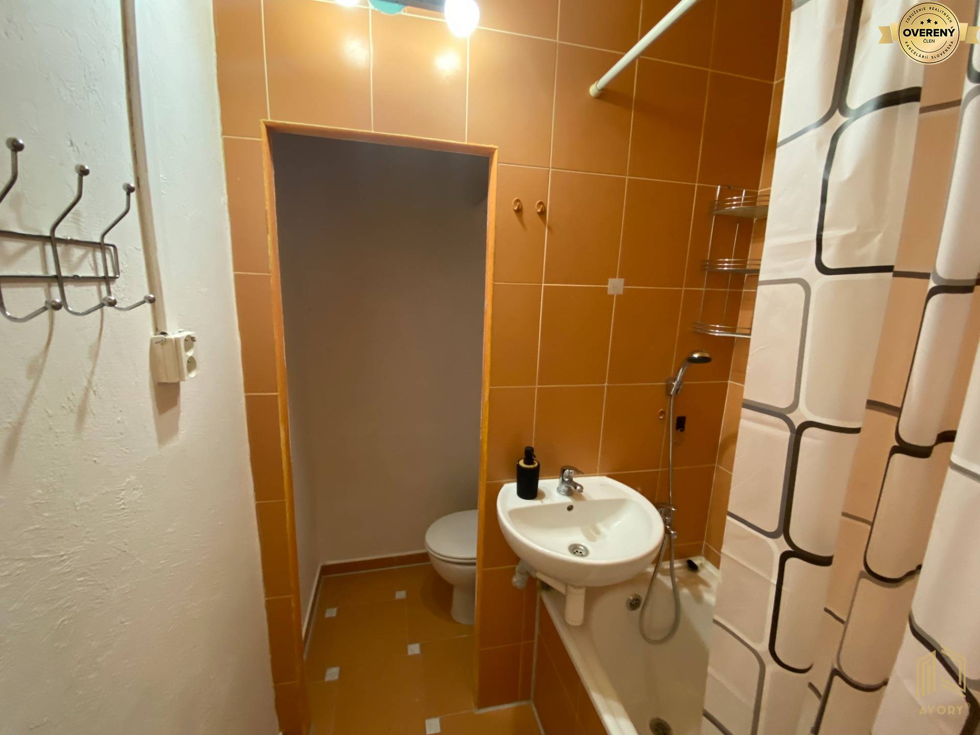 zariadená garsónka