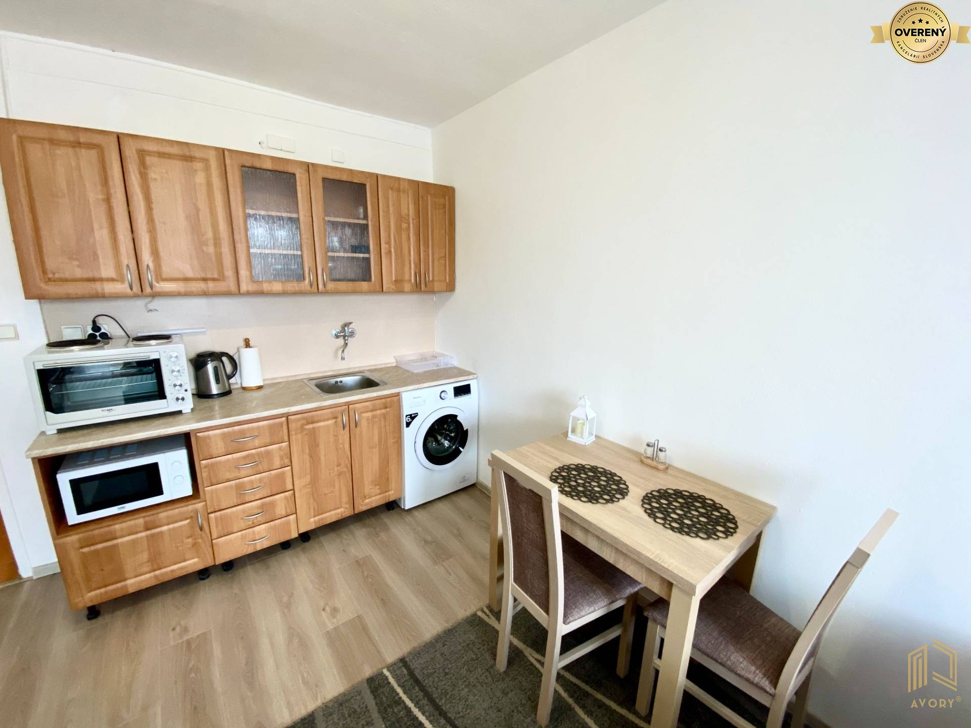 zariadená garsónka