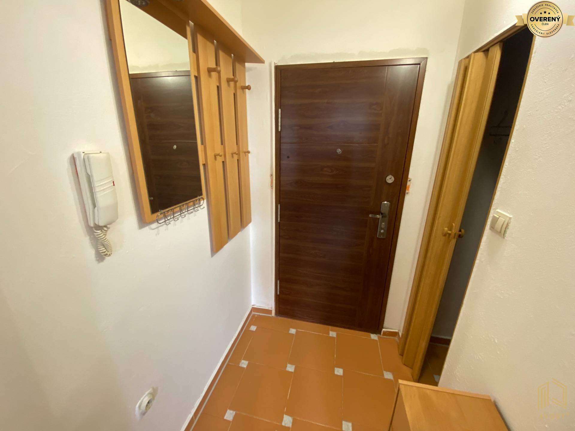 zariadená garsónka