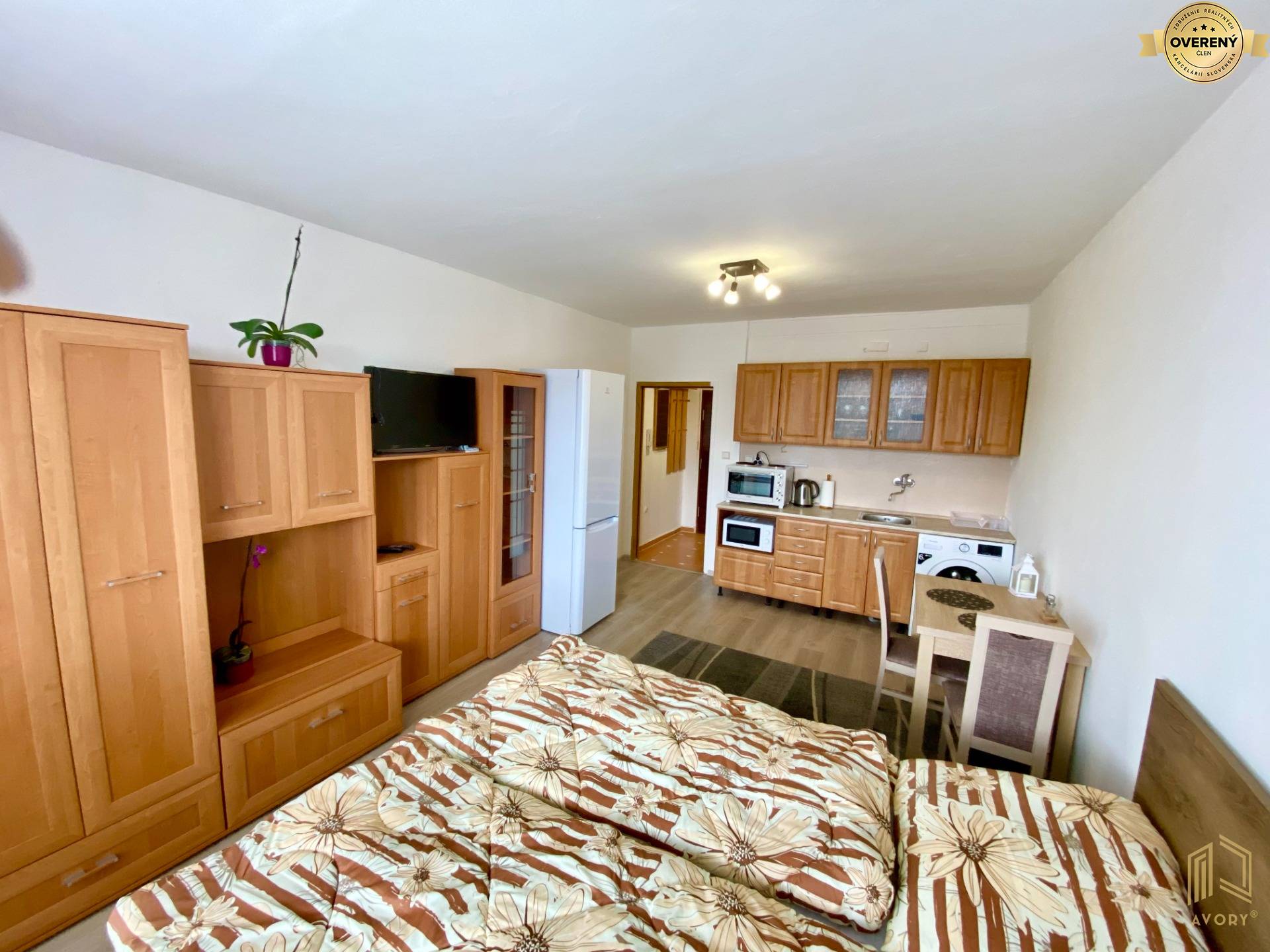 zariadená garsónka