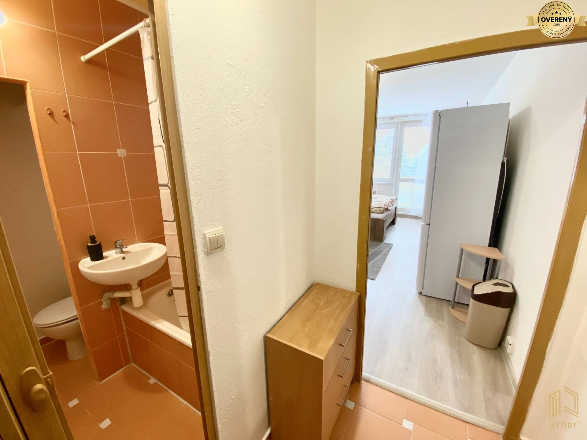 zariadená garsónka