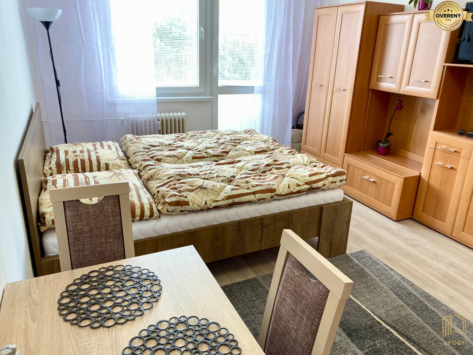 zariadená garsónka