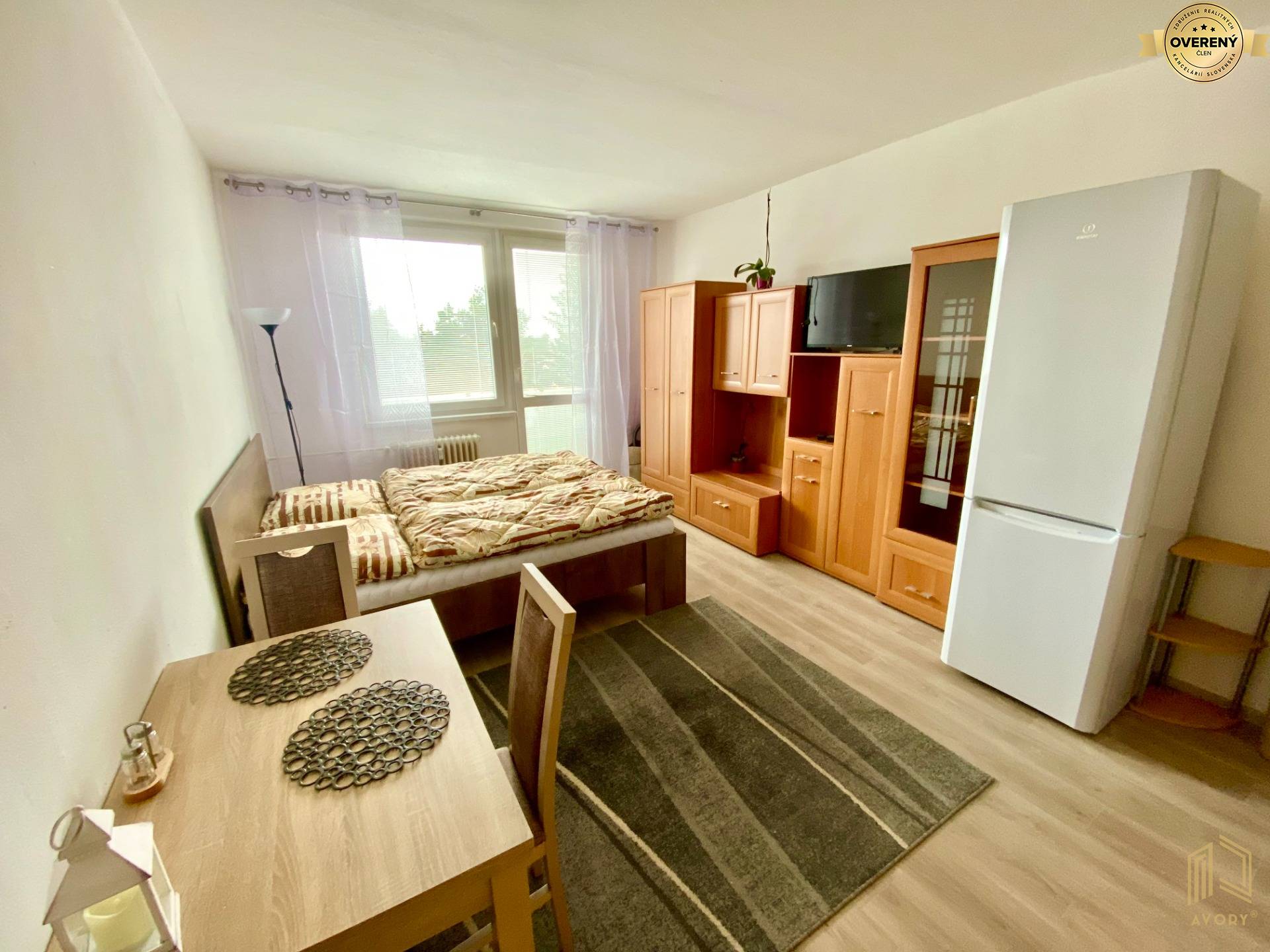 zariadená garsónka