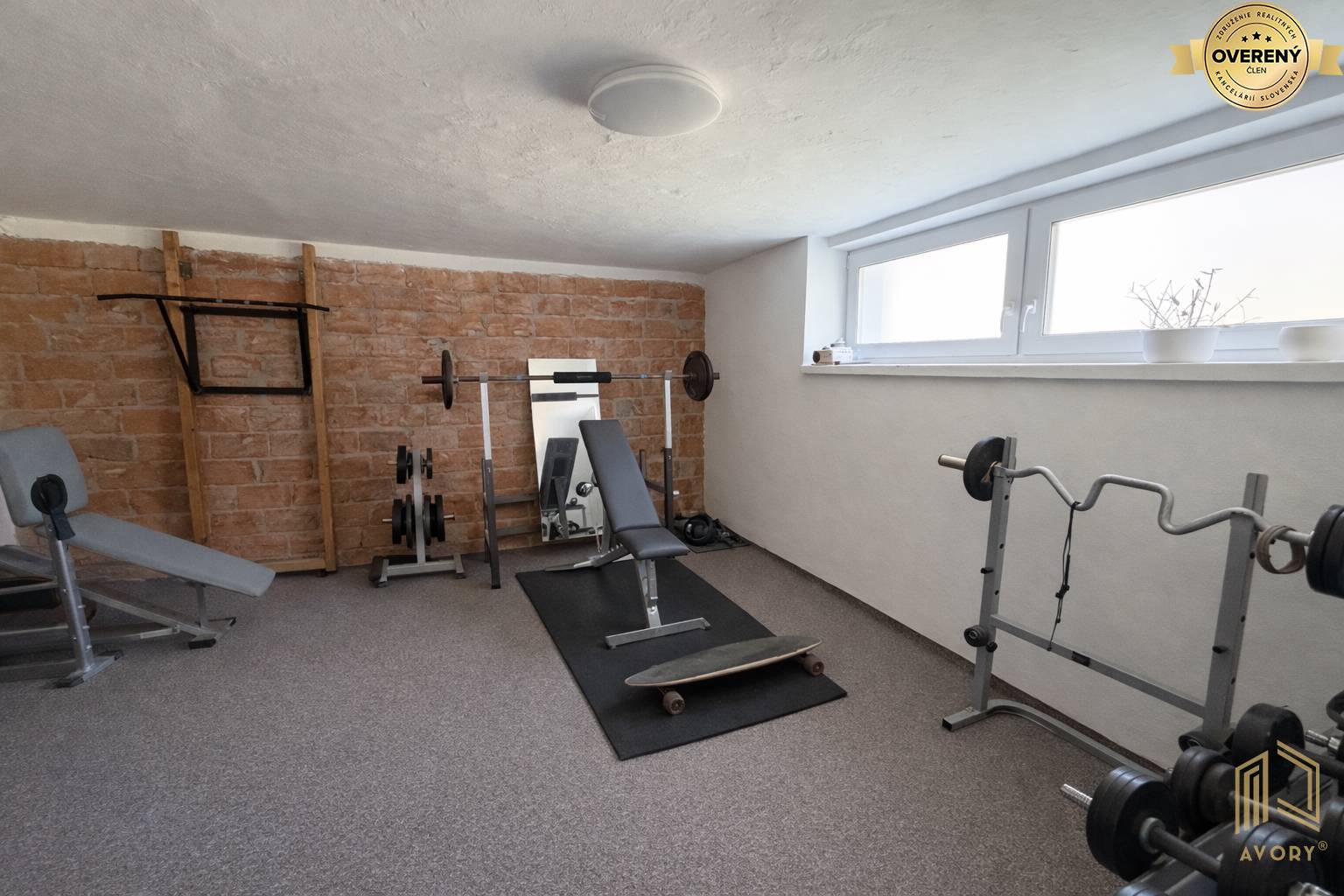 posilňovňa suterén